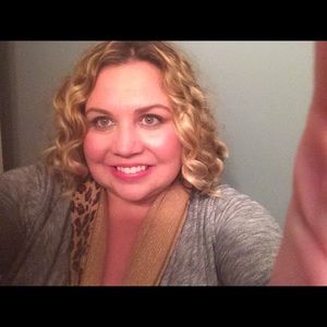 Meet your Posher, Melissa